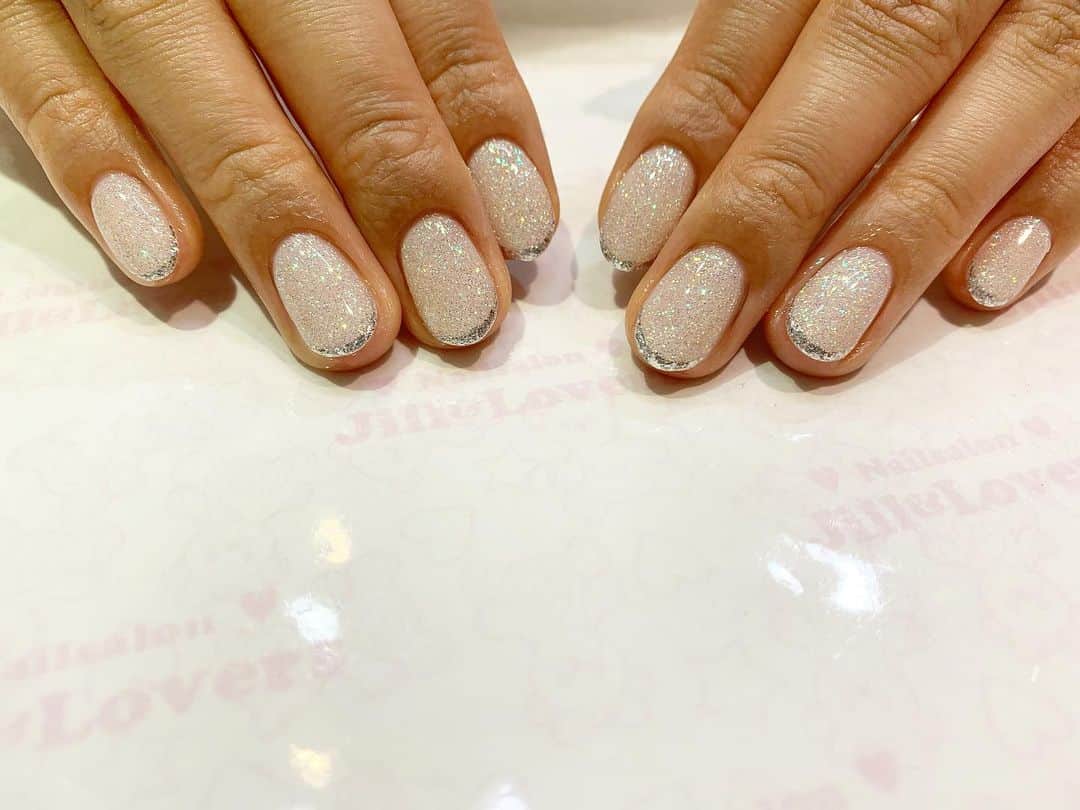 mamijinguのインスタグラム：「@alisaueno  ありちゃんのオソロイが人気すぎ❣️  #jillandlovers #nail #nailart #paragel #gelneil#gel #ネイル #ネイルアート #me #look #love #かわいい」