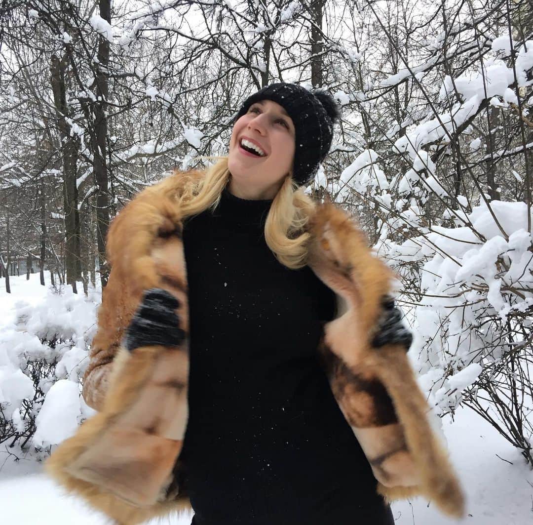 アンナ・ヤノフスカヤさんのインスタグラム写真 - (アンナ・ヤノフスカヤInstagram)「#winterwonderland 🌬❄️⛄️ Всех С Рождеством Христовым!✨ #january #winter #russia #рождество #snow」1月7日 19時45分 - annayanovskay