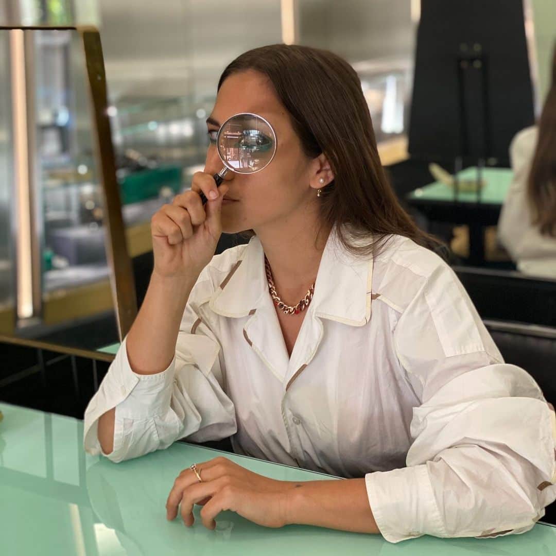 のインスタグラム：「My Rome boutique reopens today - come & shop with me 😉  Via di Monserrato 24/a   #delfinadelettrez」