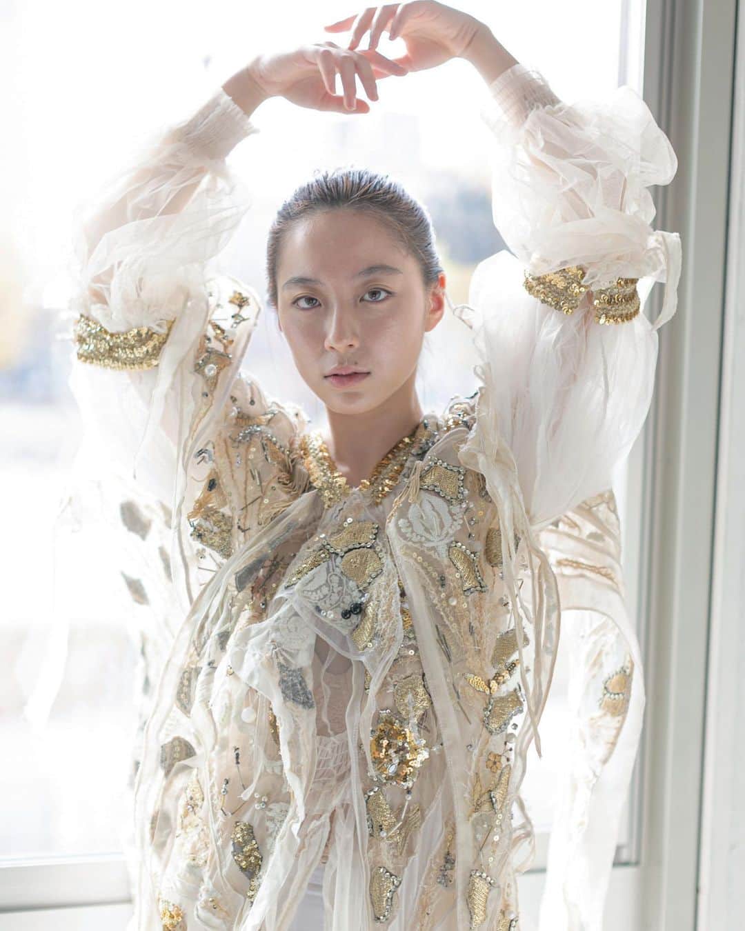 ARAKI SHIROのインスタグラム：「Plz keep yourself warm. . . . ph @ume_enity  md @hiyori1802  h&m @yanase.alicia.miki  costume by me . . . #ARAKISHIRO#FUKUOKA#costume#costumedesign#costumedesigner#コスチューム#コスチュームデザイン#衣装#衣装デザイン#アラキシロウ」