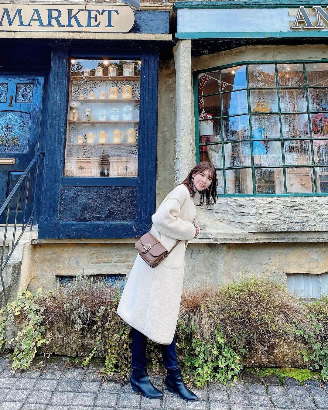 Yuika Matsuさんのインスタグラム写真 - (Yuika MatsuInstagram)「. お仕事で行った　 #ドゥリムトン村 🇬🇧♡ 京都の亀岡にあるイギリスの田舎町❤️ どこを見ても日本じゃないみたいでかわい🥸 . . #aumo の亀岡の記事に載ってるよ~🤫 . . . . #亀岡#京都#京都観光  #イギリス#aumo  #亀岡旅行#京都旅行」1月7日 20時09分 - yuika00802