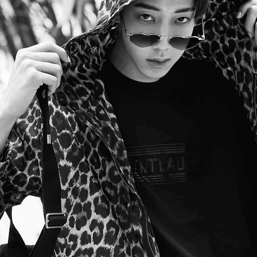 CeCi Thailandさんのインスタグラム写真 - (CeCi ThailandInstagram)「อากาศที่ว่าร้อน ยังไม่เร่าร้อนเท่ากับ หนุ่มหล่อในชุด SAINT LAURENT คอลเล็กชั่น Fall/Winter 2020 ที่หยิบจับไอเทมเด่นมาสรรสร้างสไตล์สุดเท่และคลาสสิคในเวลาเดียวกัน โดยเราได้รวบรวมลุคของหนุ่มๆ มาให้แล้ว ไม่ว่าจะเป็น เจเจ กฤษณภูมิ, มีน พีรวิชญ์, บลู พงศ์ทิวัตถ์, แจ๊คกี้ จักริน, เพิร์ธ ธนพนธ์, จี สุภัทร และปิดท้ายกันด้วยขวัญใจชาวเราอย่าง ต่อ ธนภพ」1月7日 20時22分 - girldailydotcom