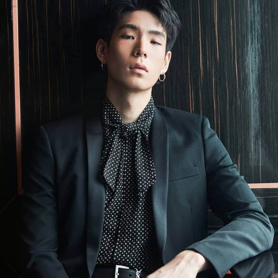 CeCi Thailandさんのインスタグラム写真 - (CeCi ThailandInstagram)「อากาศที่ว่าร้อน ยังไม่เร่าร้อนเท่ากับ หนุ่มหล่อในชุด SAINT LAURENT คอลเล็กชั่น Fall/Winter 2020 ที่หยิบจับไอเทมเด่นมาสรรสร้างสไตล์สุดเท่และคลาสสิคในเวลาเดียวกัน โดยเราได้รวบรวมลุคของหนุ่มๆ มาให้แล้ว ไม่ว่าจะเป็น เจเจ กฤษณภูมิ, มีน พีรวิชญ์, บลู พงศ์ทิวัตถ์, แจ๊คกี้ จักริน, เพิร์ธ ธนพนธ์, จี สุภัทร และปิดท้ายกันด้วยขวัญใจชาวเราอย่าง ต่อ ธนภพ」1月7日 20時22分 - girldailydotcom