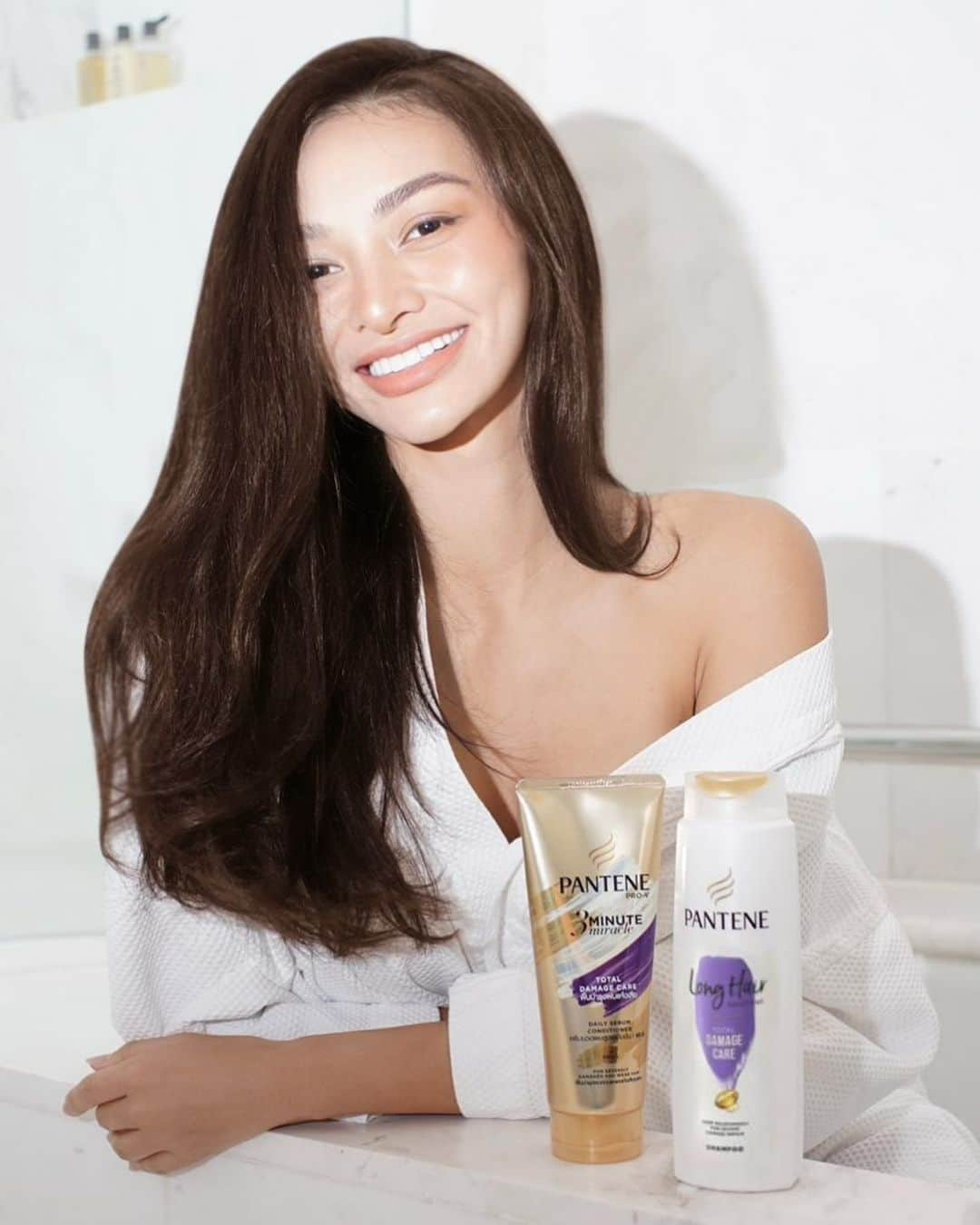 カイリー・バーゾサさんのインスタグラム写真 - (カイリー・バーゾサInstagram)「I love that It’s been so easy to maintain my long hair these days thanks to @panetenephilippines.  I used to think hair damage was just something I needed to repair, but I've now learned that damage is something I can PREVENT with Pantene Long Hair Solutions Total Damage Care regimen! Loving my long hair even more! 🧖🏼‍♀️💜  #PantenePH #PanteneLongHairSolutions」1月7日 20時30分 - kylieverzosa