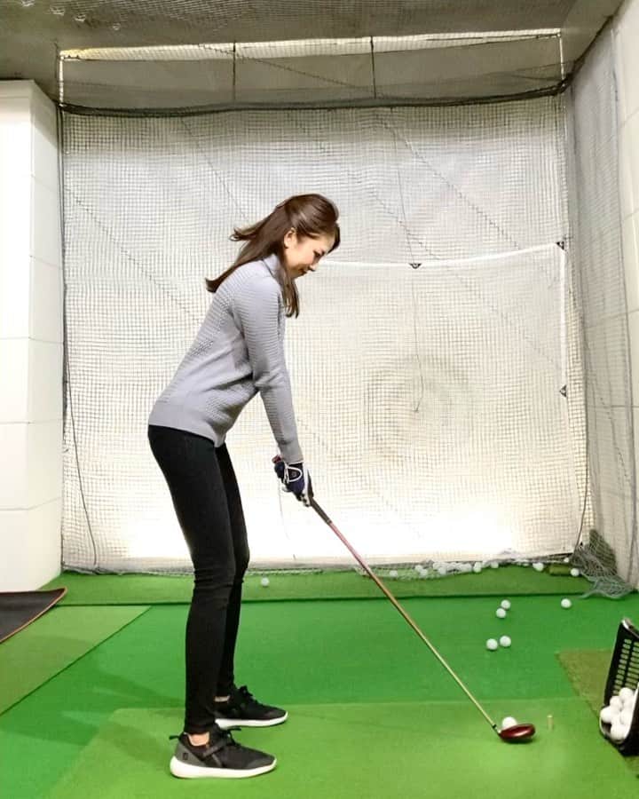のインスタグラム：「* 2021年初練習記録〜🏌️‍♀️✨  ◼︎T's GOLF ACADEMY @tsgolfacademy  @tsgolfacademy_akasaka   今年はちゃんと定期的にレッスン行きたい☺️  この日のメモ📝 ・フェースの向き ・手打ちにならない ・腰を回す  #練習 #打ちっぱなし #中目黒 #ゴルフレッスン #ゴルフスイング #tsgolfacademy #ゴルフコーデ #ゴルフ #ゴルフ女子 #golf #golfgirl #秋 #coordinate #outfit #fashion #footjoy #xxio」