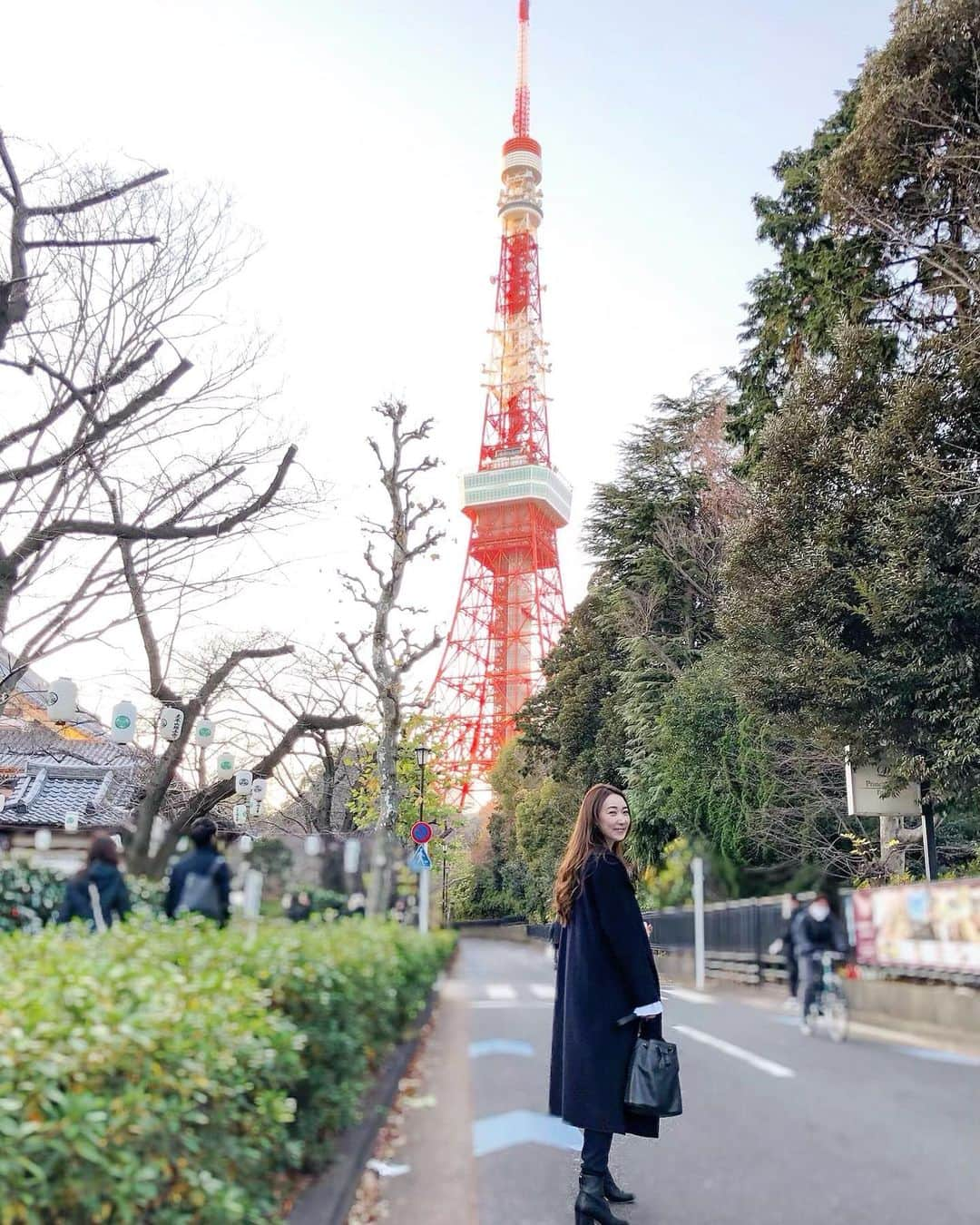 能美黎子さんのインスタグラム写真 - (能美黎子Instagram)「・ 緊急事態宣言が再令されましたね。 ・ 飲食業界と多く関わる仕事に勤めている身としては、 心が痛む発令となりました。 ・ 今は難しいかもしれないけれど、 収束した時などの未来の楽しみとして 「あ、あのお店お伺いしてみたいな」 と少しでも思っていただけたら幸いです。 ・ どうか、飲食関連の皆様 頑張って踏ん張ってほしいと心から願うとともに 早期回復と一刻も早い感染被害の終息を 心よりお祈り致します。 ・ ・ ・ #緊急事態宣言 #緊急事態宣言発令 #平和な日常が戻りますように #早くコロナが終息しますように #早く日常が戻りますように #コロナウイルスが早く終息しますように #東京タワー #東京タワーが好き #東京タワー派 #飲食店応援 #飲食店がんばろう #ダレカニミセタイフウケイ #だれかにみせたい景色 #私の好きをもっと好きに #医療従事者に感謝 #医療従事者にエールを #どうか届きますように #飲食店の灯りを消さない #飲食店を応援しよう #ファインダー越しの私の世界 #お散歩 #経済を回そう #自粛生活を楽しく過ごす #未来の楽しみ #未来は明るい #楽しみを見つける #小さな幸せ #頑張ろう日本 #頑張ろう飲食店 #外食産業に日々貢献」1月7日 20時29分 - reikonohmi