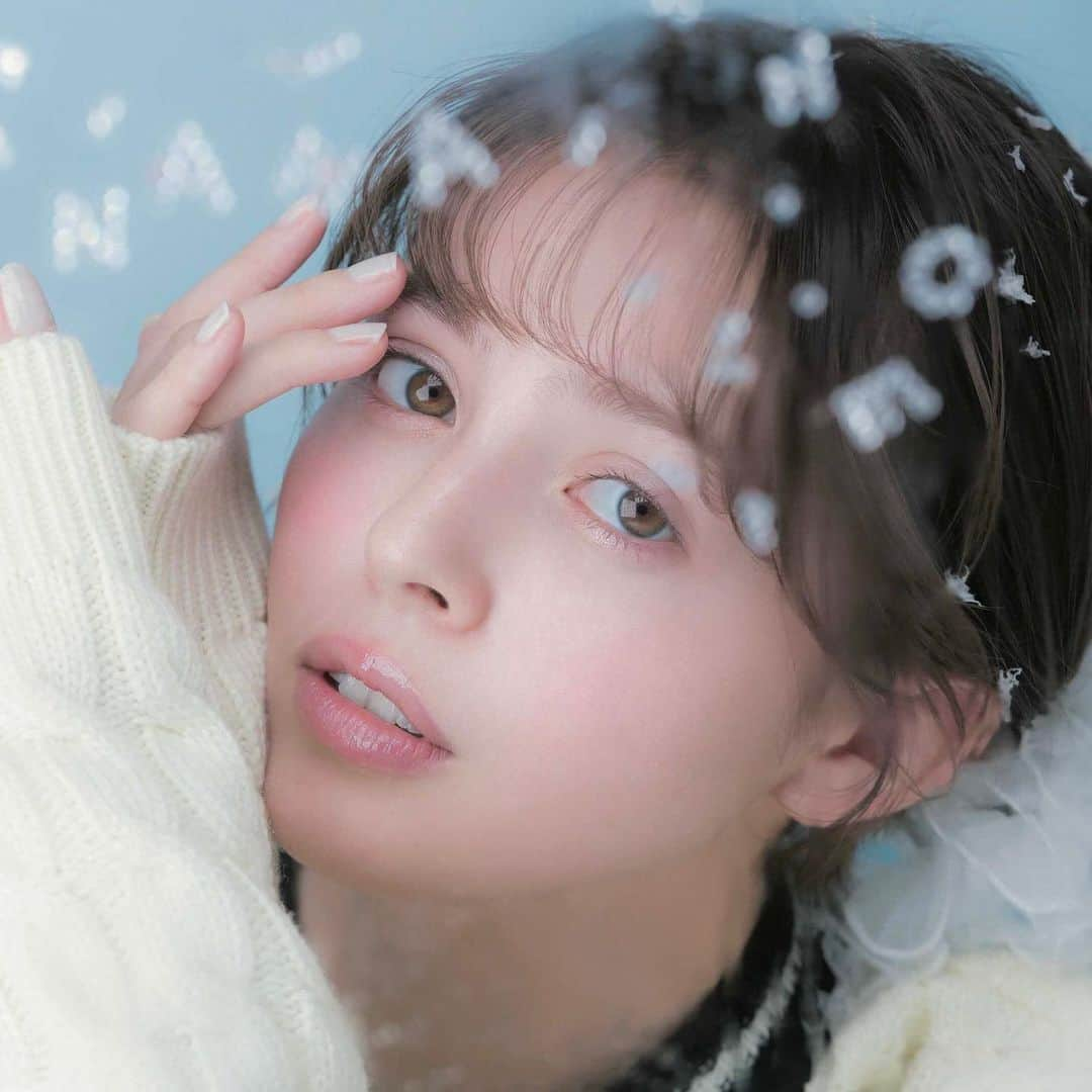 加藤ナナさんのインスタグラム写真 - (加藤ナナInstagram)「かとうのself make ☃️💙 スライドしてみて〜💫 @larmemagazine」1月7日 20時33分 - katouchan