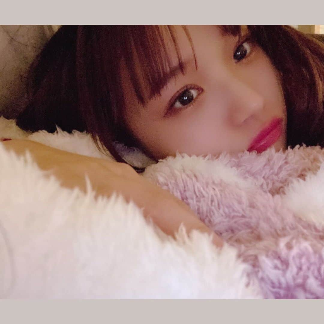 稲場愛香さんのインスタグラム写真 - (稲場愛香Instagram)「❤﻿ ﻿ 眠たくてりあいちゃんにもらった﻿ ブランケットにくるまってました💭﻿ ﻿ ﻿ ﻿ #juicejuice #稲場愛香 #まなかん #アイドル #idol ﻿ #松永里愛 ちゃん #誕プレ #ありがとう #やふぞう ﻿ #最近 #というかずっと #テンションすごい #謎 ﻿ #面白い #可愛い #ゆめりあい #癒し 🐙🐘」1月7日 20時35分 - manaka_inaba.official