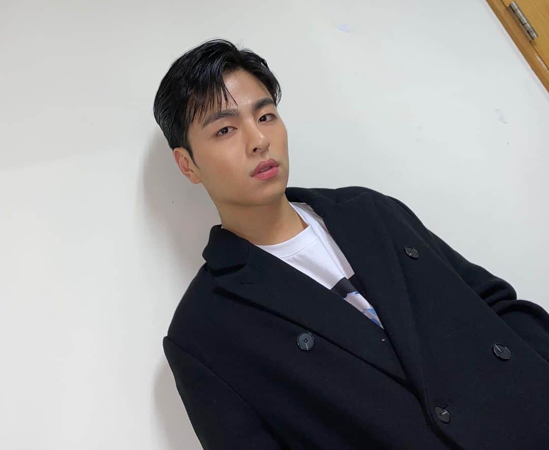 JU-NE（ク・ジュンフェ）のインスタグラム：「보고싶네요들~ 날씨 조심하세요들」