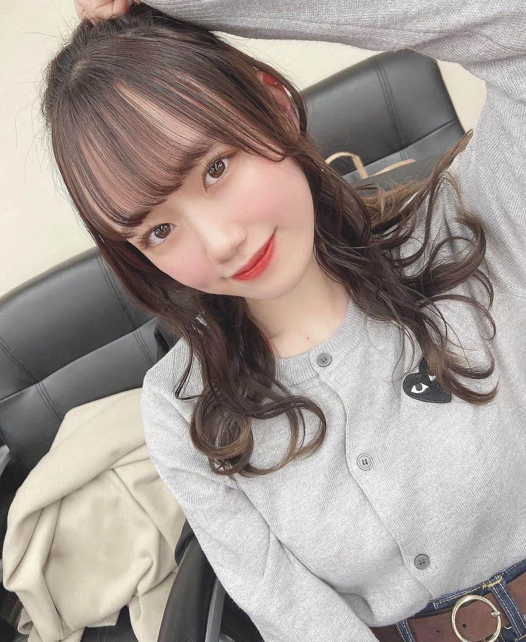 服部有菜さんのインスタグラム写真 - (服部有菜Instagram)「. . どう？( ᐢ. ̫ .ᐢ )❤︎.* . . #カーディガン #commedesgarcons」1月7日 20時47分 - yuna__0330.48