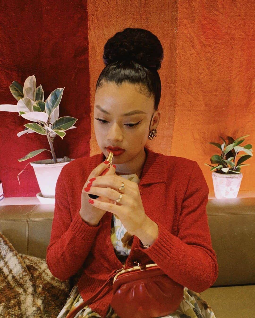 ティファニー・キャデラックさんのインスタグラム写真 - (ティファニー・キャデラックInstagram)「🍓 grounded  Mūlādhāra」1月7日 20時57分 - fruitimami