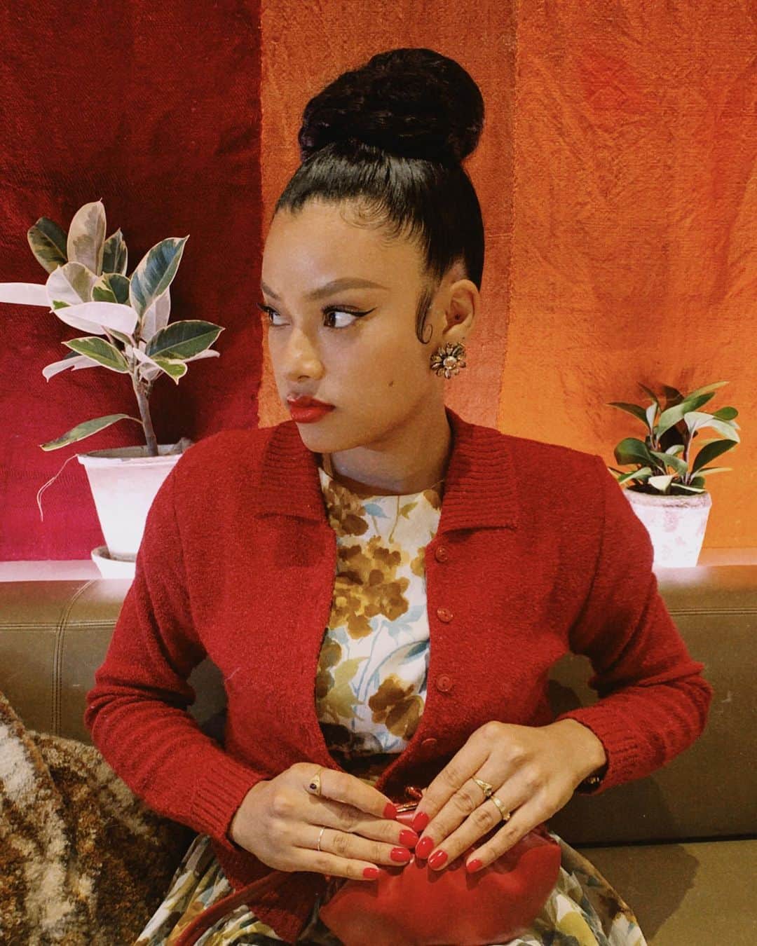 ティファニー・キャデラックのインスタグラム：「🍓 grounded  Mūlādhāra」