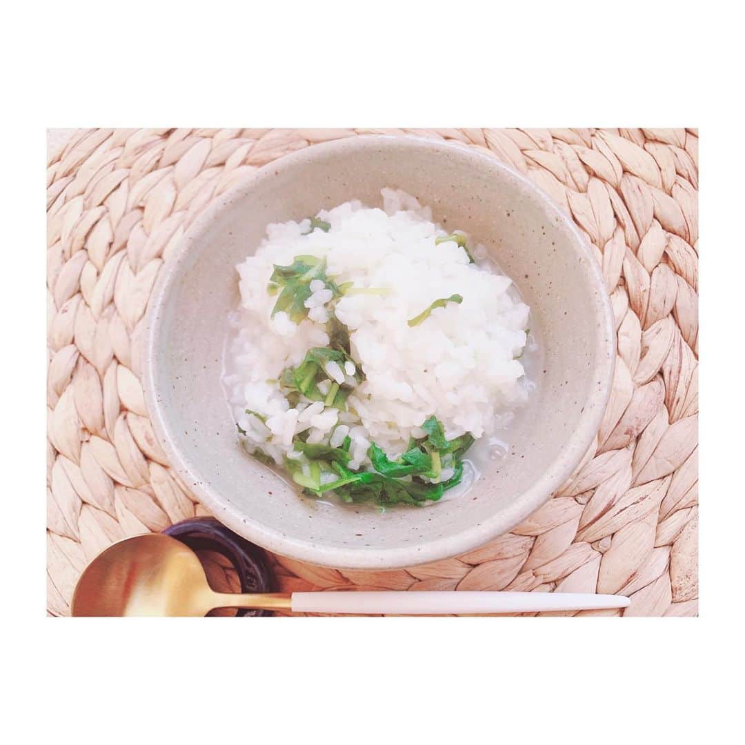 堀場美希のインスタグラム：「今年も食べたよ！#七草粥 ☺️ 無病息災！無病息災〜！🙏」