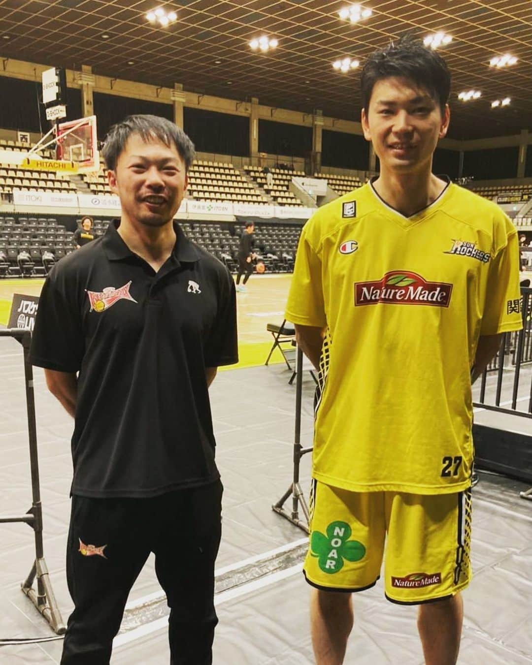 石井講祐のインスタグラム：「高校の🏀部同級生！ Bリーグで再会！ #オレンジ旋風 #県立八千代高校」