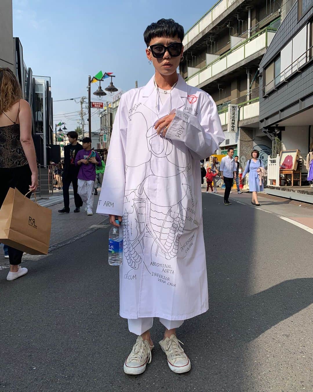 のインスタグラム：「- @the_symbolic_tokyo  04/2019﻿  @fruitsmag﻿ @aoki_street.1985﻿ ﻿ #FRUiTS_season2﻿ ﻿ #streetfashion_Harajuku_Tokyo_05/2019﻿ #streetfashion_Harajuku_Tokyo_2019﻿ #streetfashion_Harajuku_Tokyo ﻿ #streetfashion_Harajuku﻿ #streetfashion #streetstyle #Harjuku ﻿ #shoichi_aoki ﻿ ﻿ ﻿ shop﻿ ↓↓↓↓﻿ https://fruitsshop.theshop.jp/ ﻿ international shop﻿ ↓↓↓↓﻿ https://tokyofruits.com/  #street_eo #qingmuzhengyi #harajukustreetstyle #原宿街拍 #東京街拍 #东京街拍 #日本街拍 #原宿街头时尚 #东京街头时尚 #日本街头时尚 #原宿街頭時尚 #東京街頭時尚 #日本街頭時尚 #原宿潮人 #東京潮人 #东京潮人 #日本潮人」