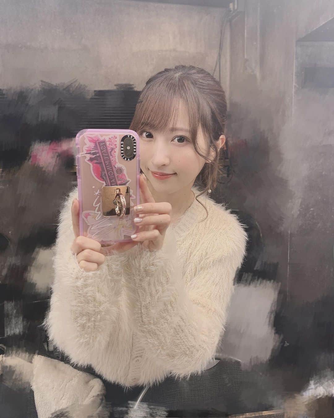 小桃音まいのインスタグラム：「🎀. . ポニーテールと. newスマホケース❤︎. .」