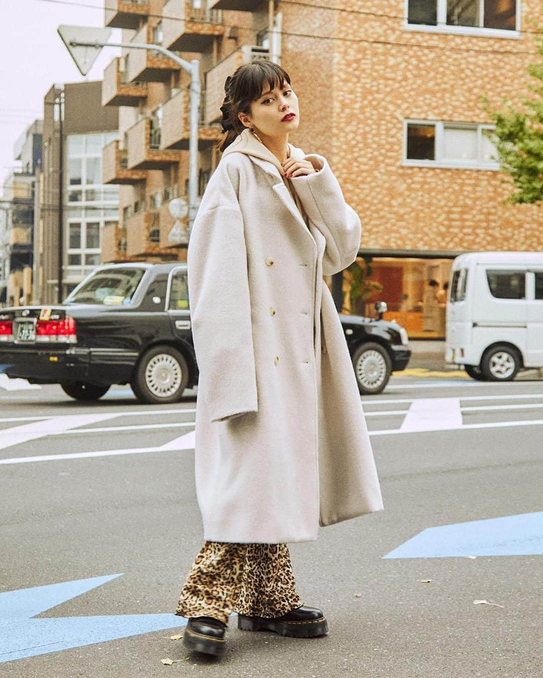 jouetieさんのインスタグラム写真 - (jouetieInstagram)「. 【 SHOP NEW ARRIVAL】 . ▼outer <PRE ORDER> オーバーチェスターコート ￥13,200(tax in) IVY/BLK/BLU/MIX/D.MIX . 中にフーディーを合わせたストリートMIXなコーディネートもオススメ◎ . @jouetie_official TOPページURLからチェック✔️ 商品詳細は画像をタップ🛒📌 . #jouetie #jouetie2021ss #jouetie_ootd #fashion #spring #summer #street #mixstyle #ジュエティ」1月7日 21時04分 - jouetie_official