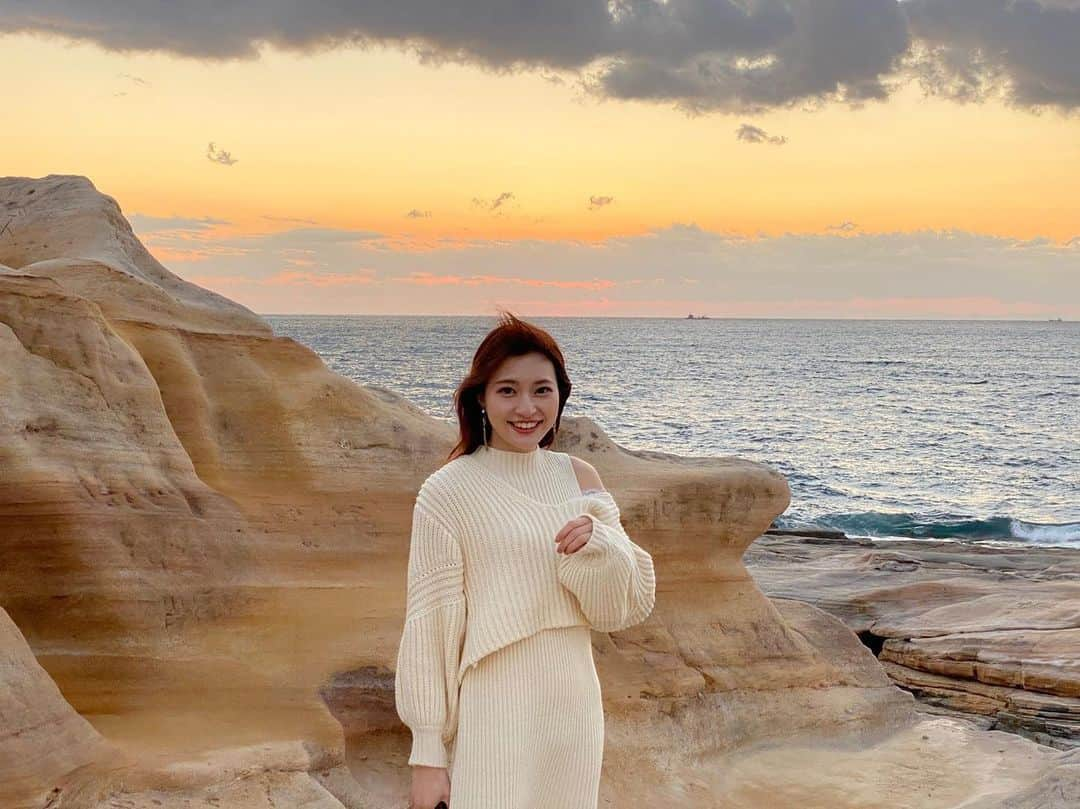 芥田愛菜美のインスタグラム：「.﻿ あけましておめでとうございます。﻿ ﻿ 今年も充実した1年を過ごせますように...✨﻿ ﻿ 本日1月7日23時から、グリーンチャンネルの﻿ 「#トレセンまるごと情報局 」に出演させて頂きます🐎！！﻿ ﻿ 局長の ギャロップ林さん と一緒に﻿ 私は栗東トレーニングセンター担当局員として﻿ 栗東トレセンの馬などを取材します！﻿ 美浦トレセン担当局員は 丸りおなさん です☺️﻿ ﻿ 競馬のことを分かりやすく﻿ 楽しくお伝え出来るよう頑張ります！」