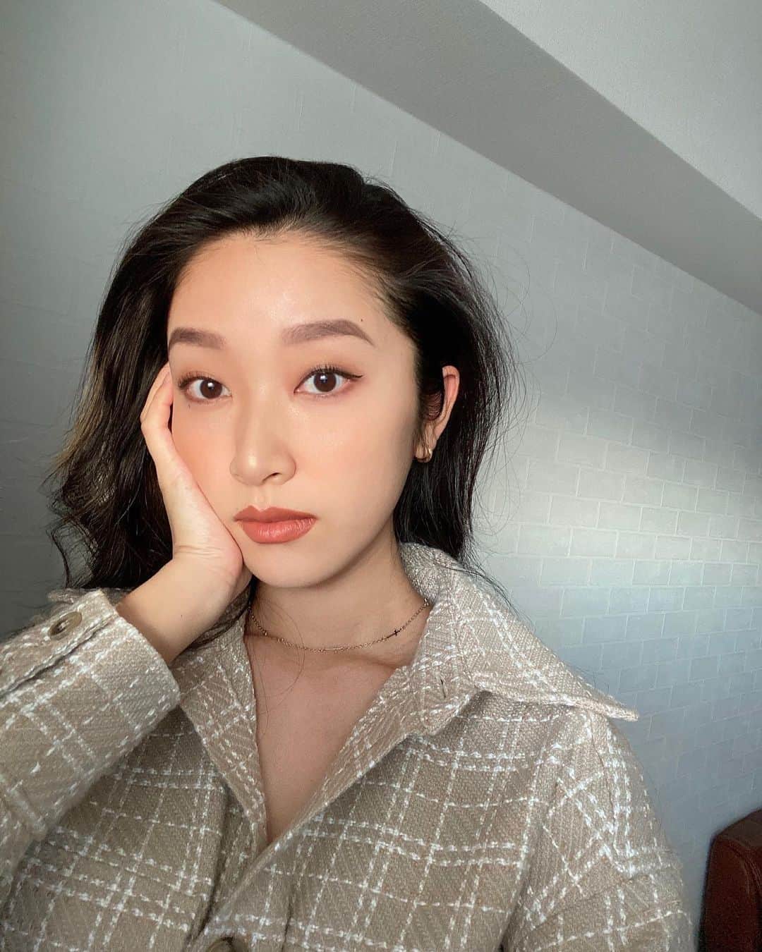 恵里花のインスタグラム：「改めまして﻿ 明けましておめでとうございます🐮﻿ ﻿ 年始早々不安が募る出来事ばかり…﻿ 去年学んだことを活かしていきながら﻿ 変化していく日々と向き合って﻿ 一緒に乗り越えていきましょう😣✊🏼﻿ ﻿ 一日も早く﻿私たちの日常に明るい光が戻りますように。﻿ ﻿ みなさんSTAY SAFE❗️」