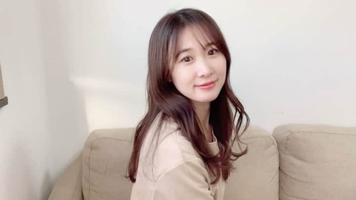 吉田友利恵のインスタグラム：「◡̈ ストーリーに載せた動画。 ヘアメンテナンス終えた日の。 髪伸びたなぁ💇‍♀️ そして今日は七草粥を作りましたぞ🌱 今年も一年健康に🙏」