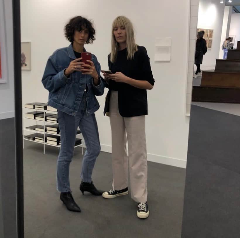 のインスタグラム：「Today is my favourite human’s birthday ✨ Even if you’re a thousand miles away you’re always in my heart ❤️Here’s a flashback of us a couple of years ago, wish I could celebrate with you today. Love you to the moon and back @gillibeans__」