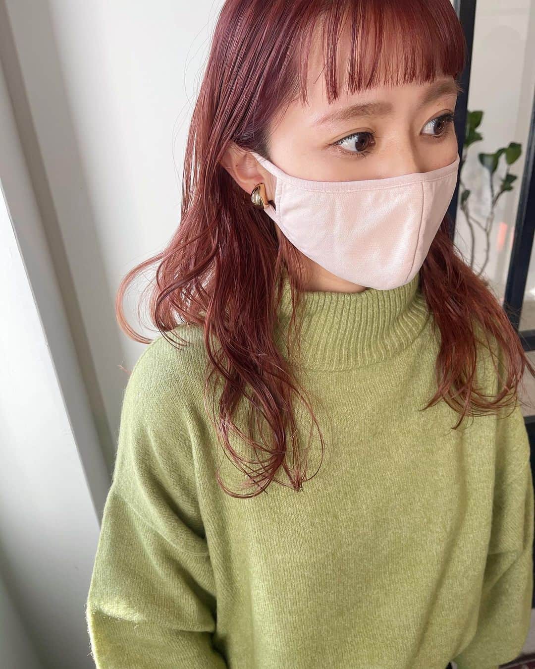 のインスタグラム：「ダブルカラーで﻿ アプリコット🌼🍊﻿ いつもおまかせありがとうございます✌🏻﻿ #sakinchohair﻿ #hairarrange#hair#arrange#hairset#ヘアアレンジ#アレンジ#ヘアセット#美容室#ヘアメイク#出張ヘアメイク#ブライダルヘア#ハイトーン#前髪カット」