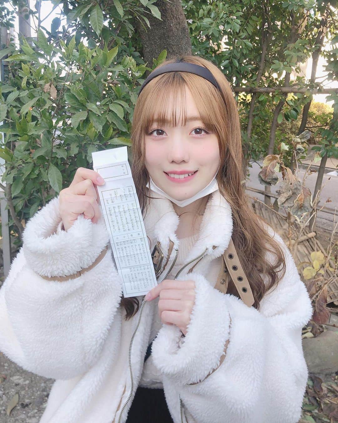 のインスタグラム：「🕊 小吉さんでした ……… みなさん初詣行きました？🎍 . . . #初詣」