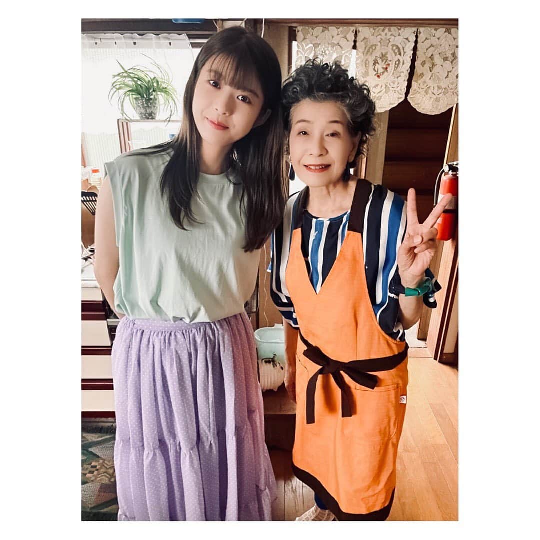 のインスタグラム：「🍳  #3Bの恋人 放送スタートまであと３日！  📣はるちゃんと3Bを取り巻く個性派キャストのご紹介！  富江おばあちゃん役 #白川和子 さん💙🧡  #馬場ふみか さん演じるはるちゃんのおばあちゃん🧸  とっても仲良しなおふたり👩‍👧❤︎ 実はおばあちゃんがきっかけで3Bと暮らすことに🥺❕  #ABCテレビ 2021年1月10日（日） #テレビ朝日 2021年1月9日（土） 放送スタート❤︎  #3Bの恋人 #馬場ふみか #白川和子」
