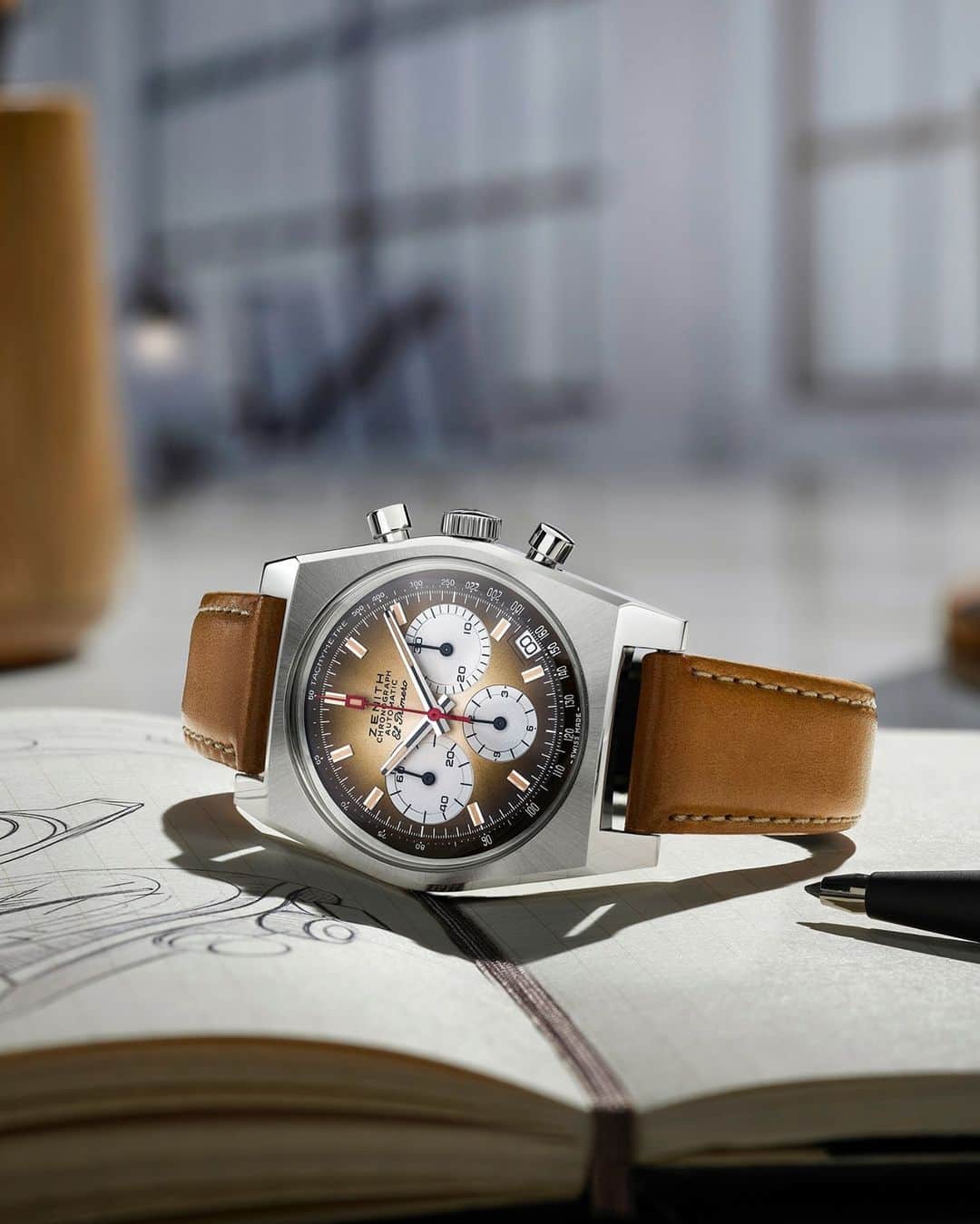 ゼニスのインスタグラム：「#A385: When the A385 was unveiled in 1969 as one of the first El Primero equipped steel chronographs, it stunned with its gradient "smoked" dial, which was a first for Zenith and quite possibly the entire watchmaking industry. 52 years later, this emblematic chronograph makes a grand return in the form of the Chronomaster Revival A385.」