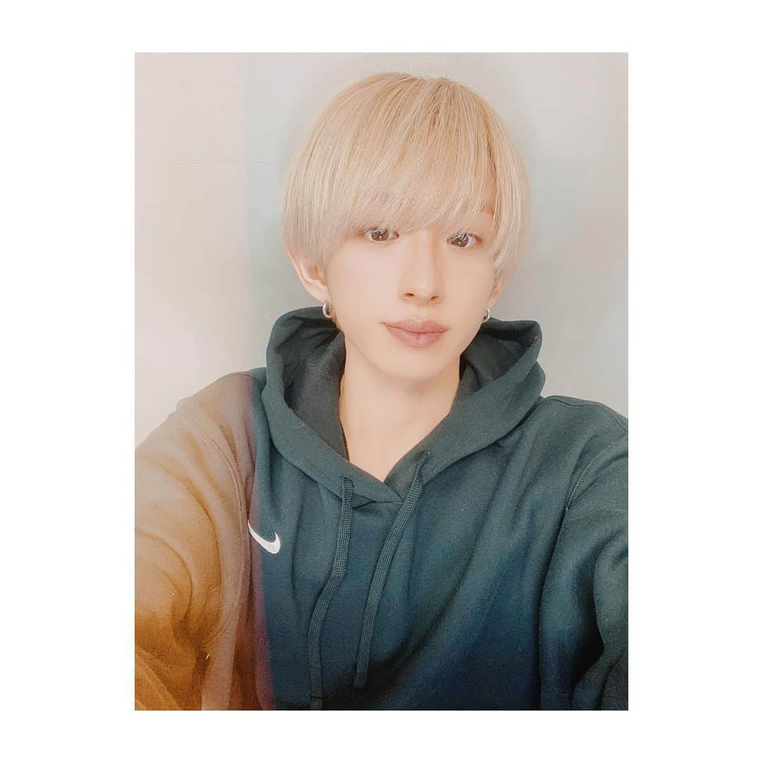 SHOYA【ANFiNY】さんのインスタグラム写真 - (SHOYA【ANFiNY】Instagram)「﻿ ﻿ ﻿ みんな今日も1日おつかれさん！﻿ ﻿ ﻿ 沢山ご飯食べて、沢山寝て健康第一にしてくれよ〜！﻿ ﻿ ﻿ ﻿ ﻿ ﻿ ﻿ #anfiny #shoya #selfie #selca #f4f #l4likes #fff #asia #japan #japanese #좋아요반사 #일상 #셀카 #셀스타그램 #얼스타그램 #팔로우백 #맞팔해요 #chromehearts #nike」1月7日 22時03分 - shoya_anfiny