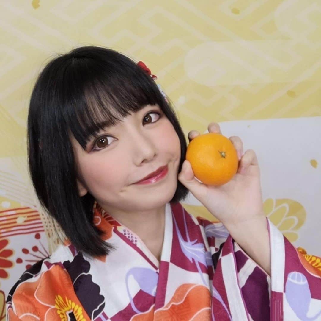 美環のインスタグラム：「あけましておめでとうっ！！🍊🤸🥳ぷぴー 今年も宜しくね〜(*´艸｀*)🙏🙆」