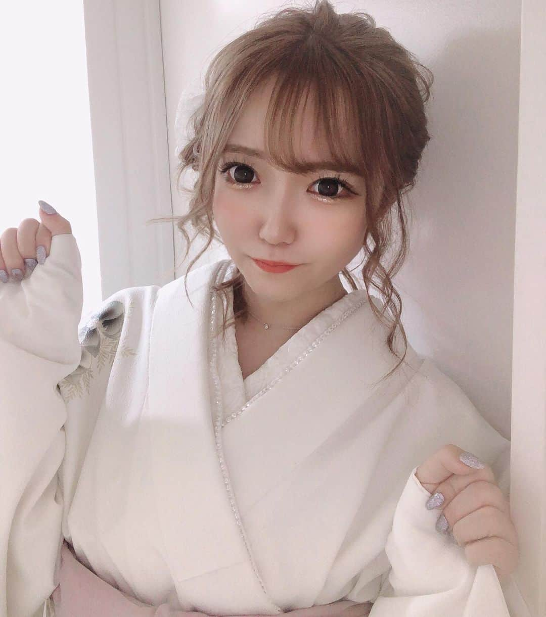 可愛あゆなさんのインスタグラム写真 - (可愛あゆなInstagram)「あけましておめでとうございます🍡💕 ことしもよろしくお願い致します🤲🏻 #kabukicho#歌舞伎町#キャバ嬢#歌舞伎町キャバ嬢#キャバクラ#キャバ#ニュークラブ#ニュークラ#すすきの#渋谷#shibuya#北新地#錦#西麻布#六本木#銀座#中洲#ミナミ#梅田#きゃばきゃば#selfie#自撮り#japanesegirl#いいね返し#アイドル#イメチェン#あけおめ#清楚#robedefleurs#着物」1月7日 22時33分 - kawaiayuna