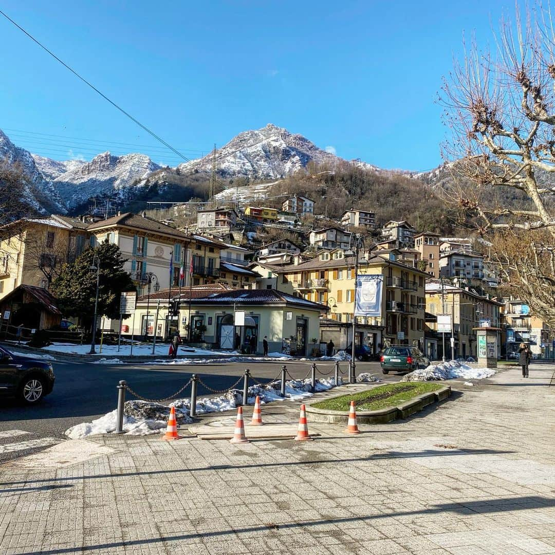 アレハンドロ・ゴメスさんのインスタグラム写真 - (アレハンドロ・ゴメスInstagram)「MTB 🚲 @linda.raff . Bergamo-San Pellegrino 🏔 una nueva aventura para nosotros 😍👩‍❤️‍👨」1月7日 22時34分 - papugomez_official