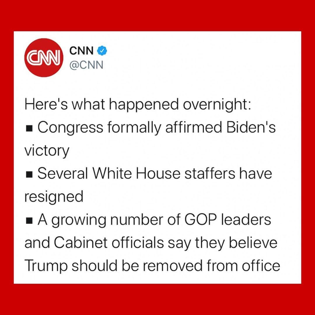 CNNさんのインスタグラム写真 - (CNNInstagram)「Just after Congress met yesterday for a joint session to certify Joe Biden's Electoral College win, pro-Trump rioters stormed the US Capitol. The Capitol was secured later that evening, and Congress returned to resume the certification process, with proceedings stretching into the early hours of this morning. Tap the link in our bio for live updates on what's happening in Washington.⁠ ⁠」1月7日 22時45分 - cnn