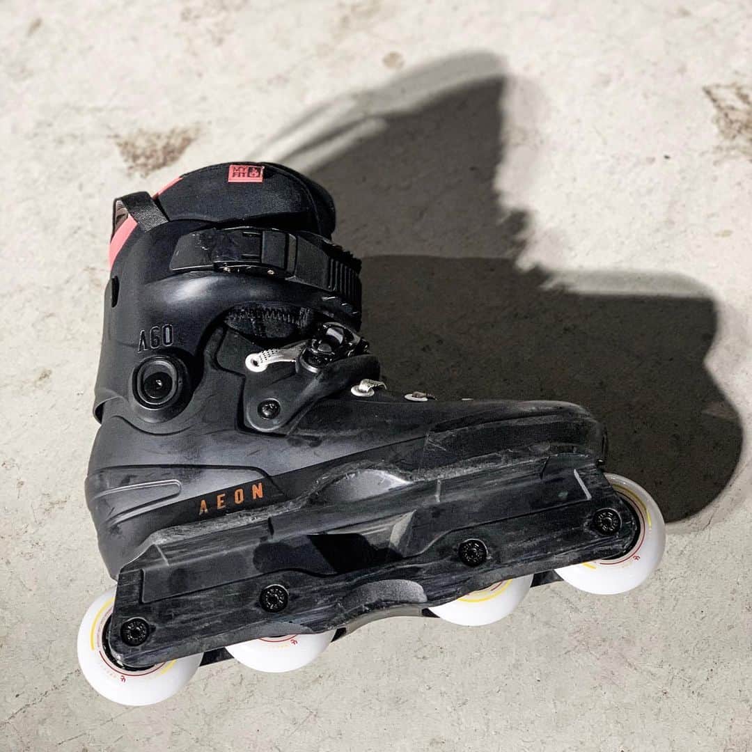 安床武士のインスタグラム：「My buddy🔥 Boots : @usdskates AEON72. Ankle belt→ @powerslidebrand ankle Buckle. Cuff : New Aeon cuff. Liner : @myfitliners Recall. Wheels : @undercoverwheels APEX 68mm. 日本では @deeport.inst にて全て注文可能です👍 #usdakates #usdaeon #aeon72 #myfitliners #undercoverwheels #rollerblading #inlineskate #mykicks #takeshiyasutoko #インラインスケート #安床武士」