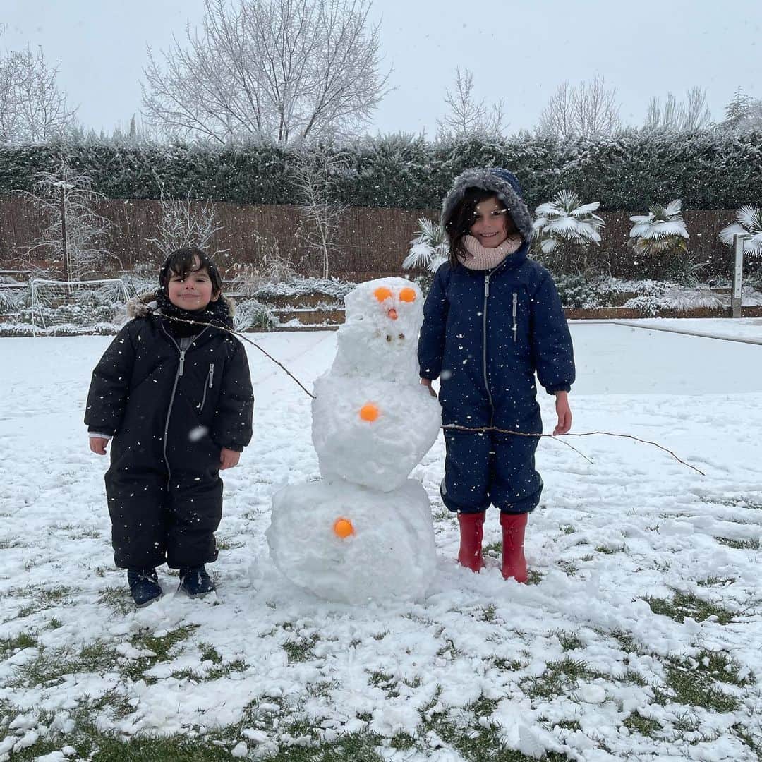 ティボ・クルトゥワのインスタグラム：「😍⛄️❄️」