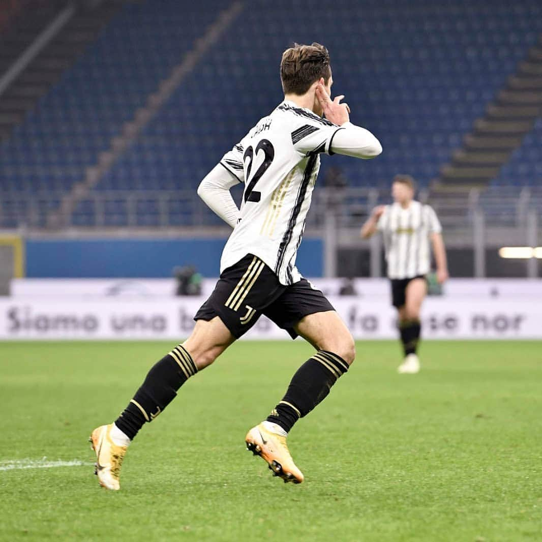 ユヴェントスFCさんのインスタグラム写真 - (ユヴェントスFCInstagram)「When @fedexchiesa scored I screamed: __________? 👂  #MilanJuve #ForzaJuve」1月7日 23時11分 - juventus