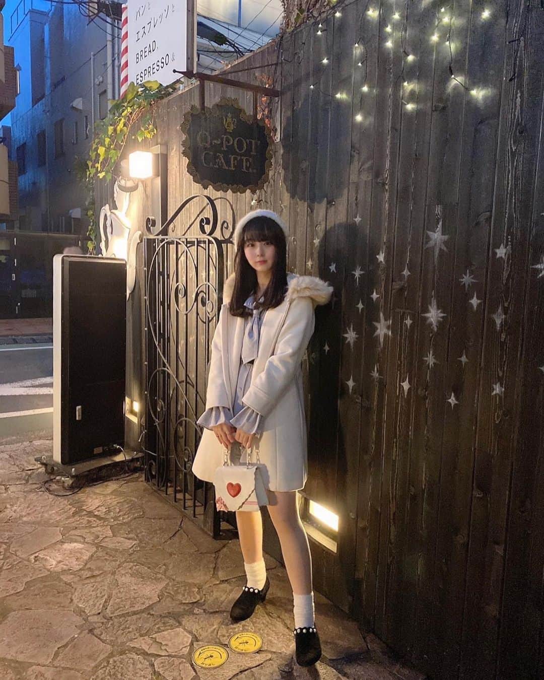 高田もものインスタグラム：「. 今日はここちゃんとたくさんわらいました🐨🍑 . あとたくさんお買い物した！ . かしこ . #高田もも #かしこってなに #かしこ #かみやど #ひらがなかみやど #instagood #instagram #あいどる #アイドル #idol #japaneseidol #ankrouge #evelyn #ベレー帽 #qpotcafe #原宿カフェ #カフェ #渋谷カフェ #ミスid2021 #ミスid」