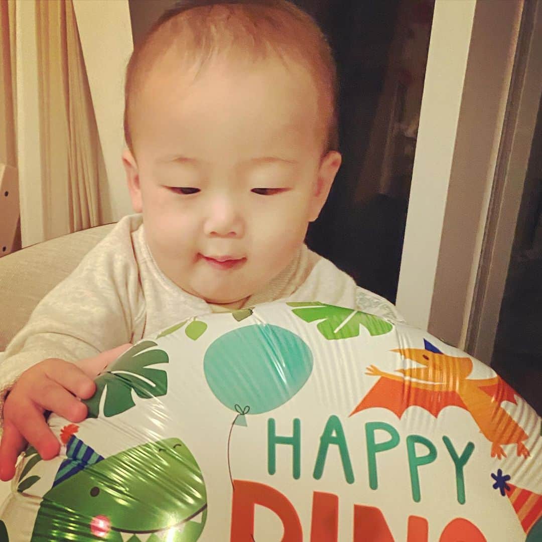 田中雅美さんのインスタグラム写真 - (田中雅美Instagram)「1歳、お誕生日おめでとう♡  ・ ・ #1歳 #男の子 #生まれてきてくれてありがとう」1月7日 23時14分 - tanakamasami_official