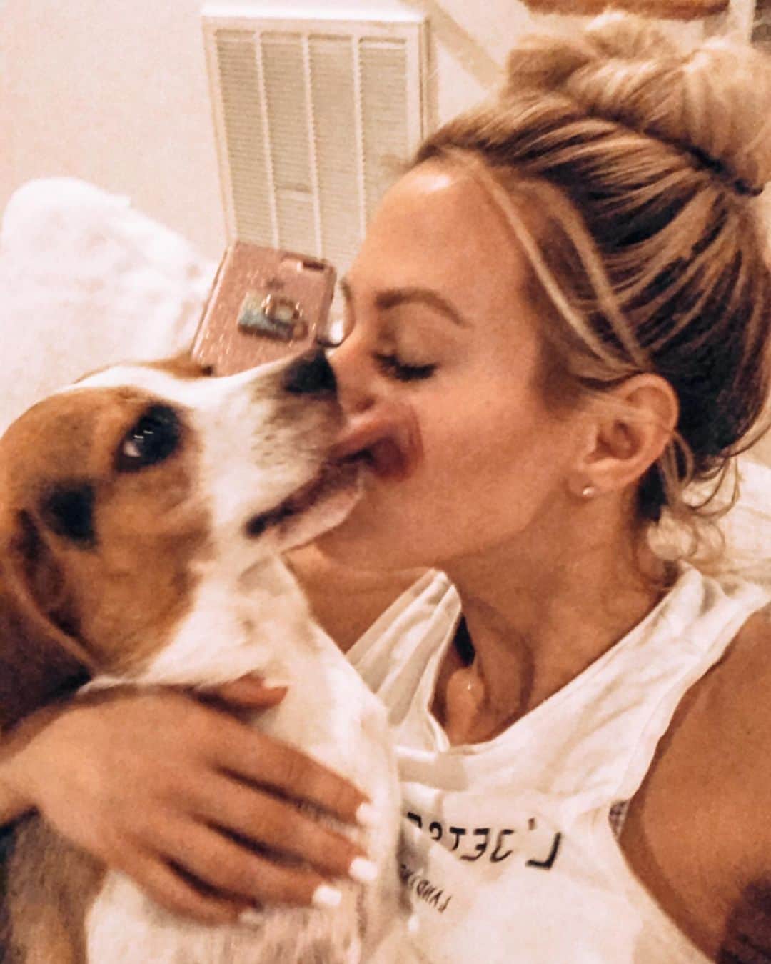 Kindly Myersのインスタグラム：「My beagle baby」