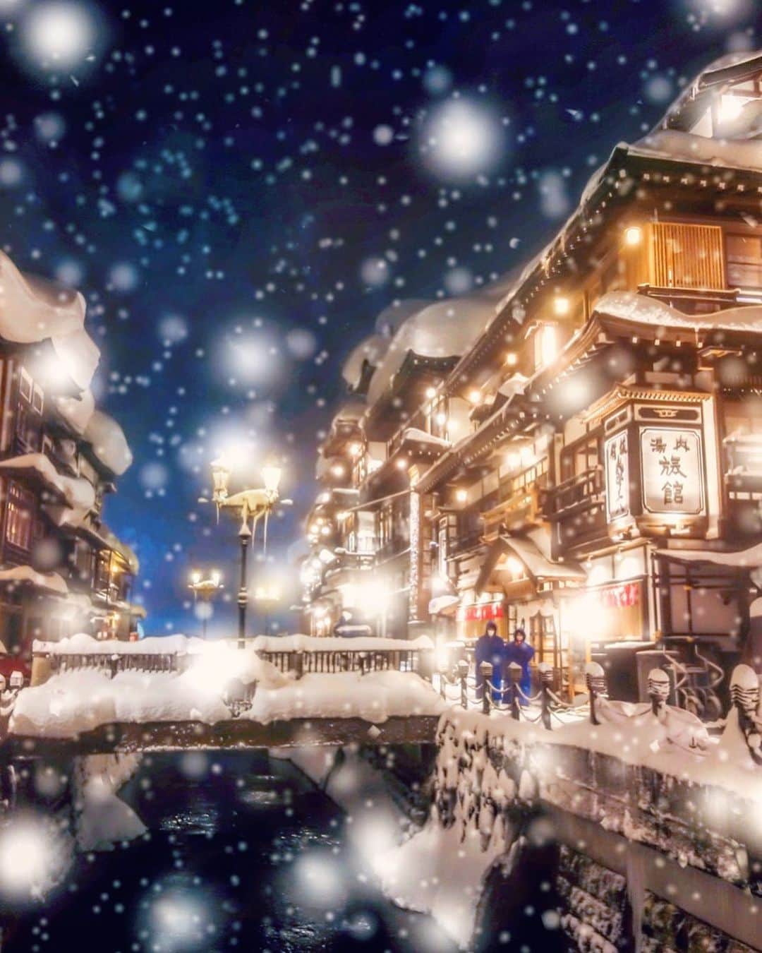 Sherryのインスタグラム：「ㅤㅤㅤㅤㅤㅤㅤㅤㅤㅤㅤㅤㅤ ㅤㅤㅤㅤㅤㅤㅤㅤㅤㅤㅤㅤㅤ 雪降る銀山温泉❄ ㅤㅤㅤㅤㅤㅤㅤㅤㅤㅤㅤㅤㅤ ㅤㅤㅤㅤㅤㅤㅤㅤㅤㅤㅤㅤㅤ ㅤㅤㅤㅤㅤㅤㅤㅤㅤㅤㅤㅤㅤ #銀山温泉  #山形旅行 #雪景色 ㅤㅤㅤㅤㅤㅤㅤㅤㅤㅤㅤㅤㅤ」