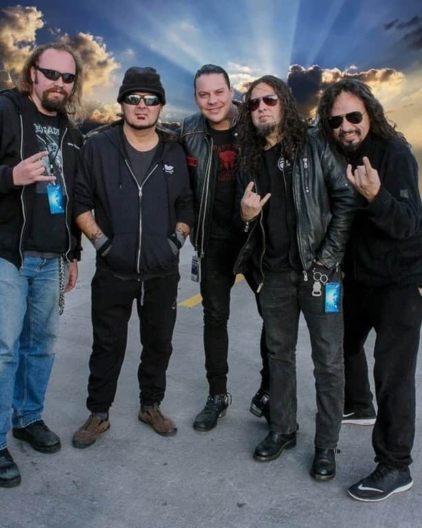 Queensrycheさんのインスタグラム写真 - (QueensrycheInstagram)「#tbt🔙📸 - Michael and 'The Axemen': Richard Fischer, Jeff Duncan, Parker Lundgren, Whip and Phillip Sandoval in 2016 (photo credit Gonzo Sandoval) #queensryche #throwbackthursday #theaxemencometh #tour #hangingout #richardfischer #jeffduncan #parkerlundgren #michaelwilton #philipsandoval #guitaristsunite #guitarplayers #memories #goodtimes #wemissliveshows」1月8日 10時15分 - queensrycheofficial