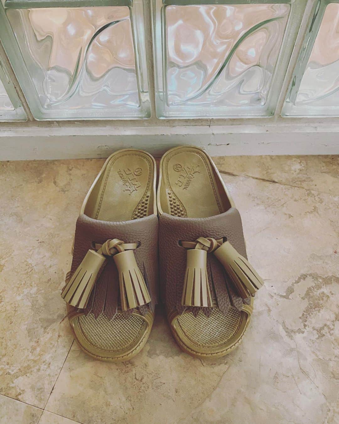 のインスタグラム：「. . 近所履き. . かわえぇ. .」