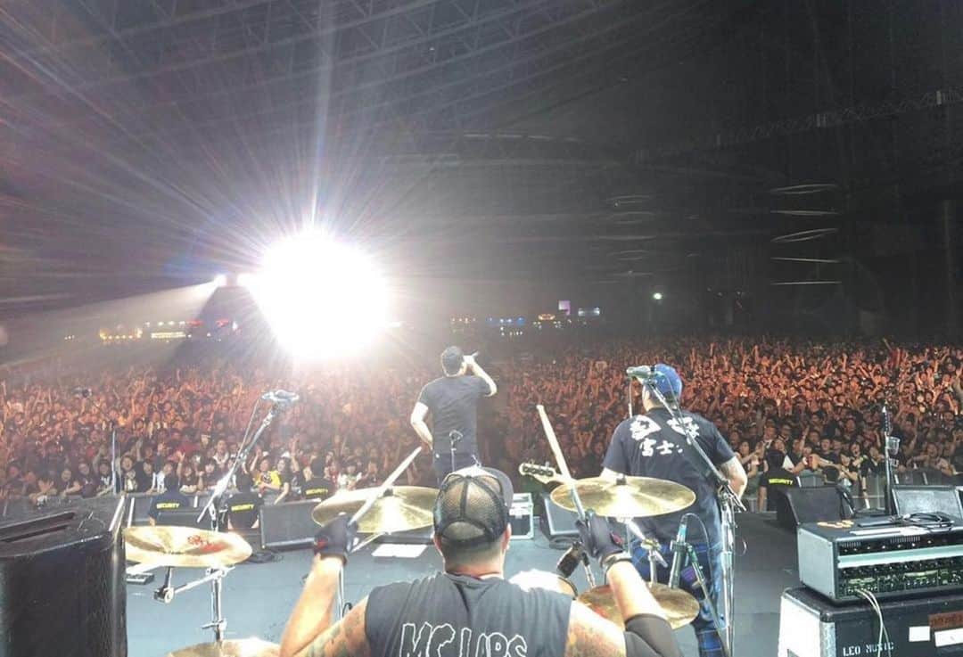 Zebraheadさんのインスタグラム写真 - (ZebraheadInstagram)「This is from Punkspring in Japan a few years ago! What a party!!🎉🎉🎉🇯🇵🇯🇵🇯🇵 #Zebrahead #punkspring」1月8日 8時58分 - zebraheadofficial