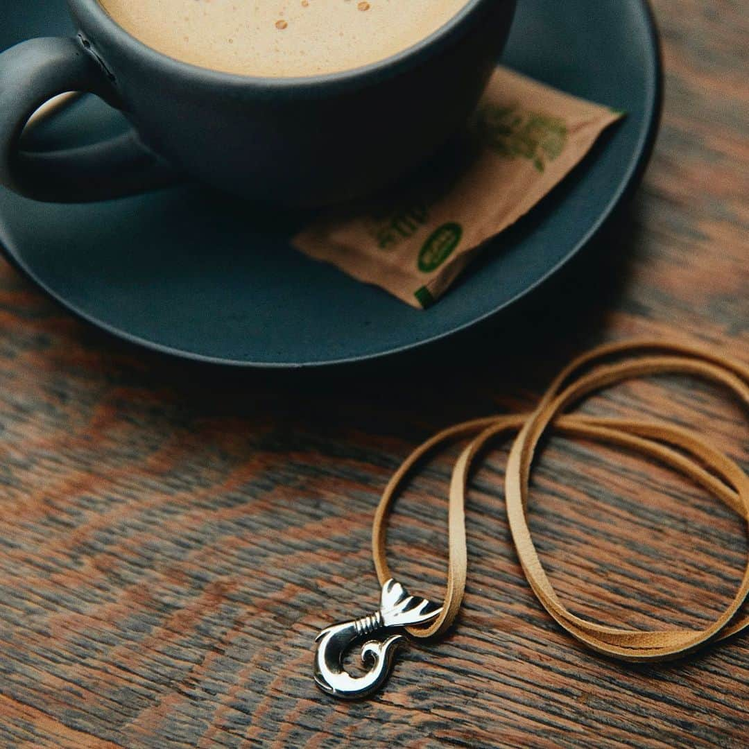 Bill Wall Leather × BEAMSのインスタグラム：「【Pendant】Whale Tail Hook Pendant（Small）/ *Exclusive item」