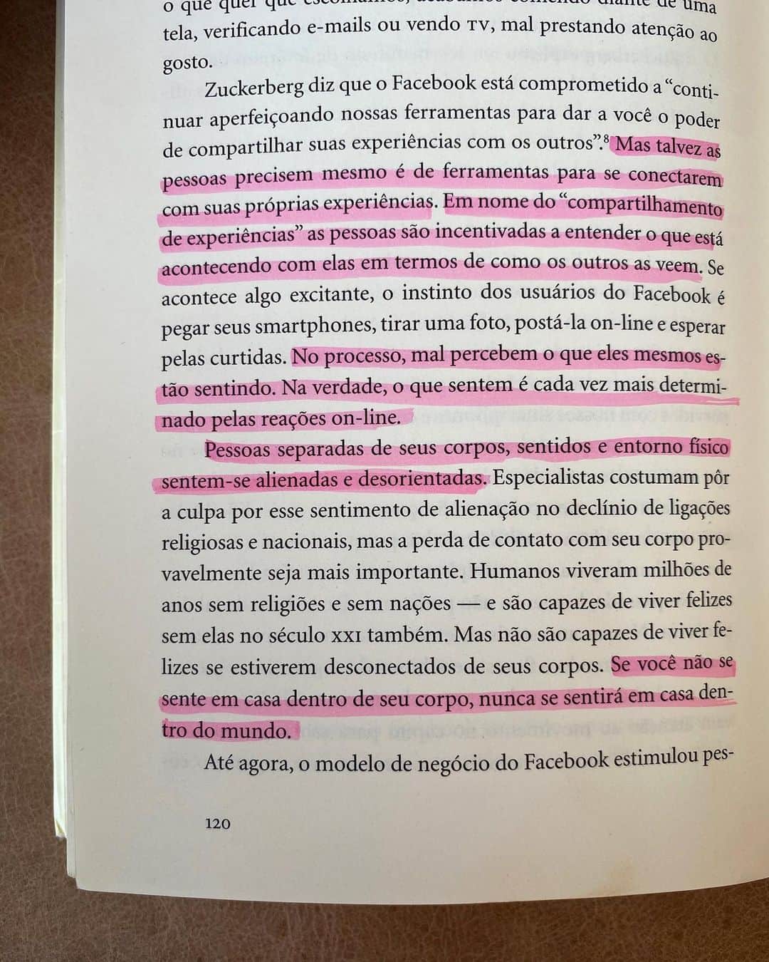 のインスタグラム：「sobre lembrar que não somos só seres audiovisuais 📱✨ 21 lições para o século 21 - @yuval_noah_harari」