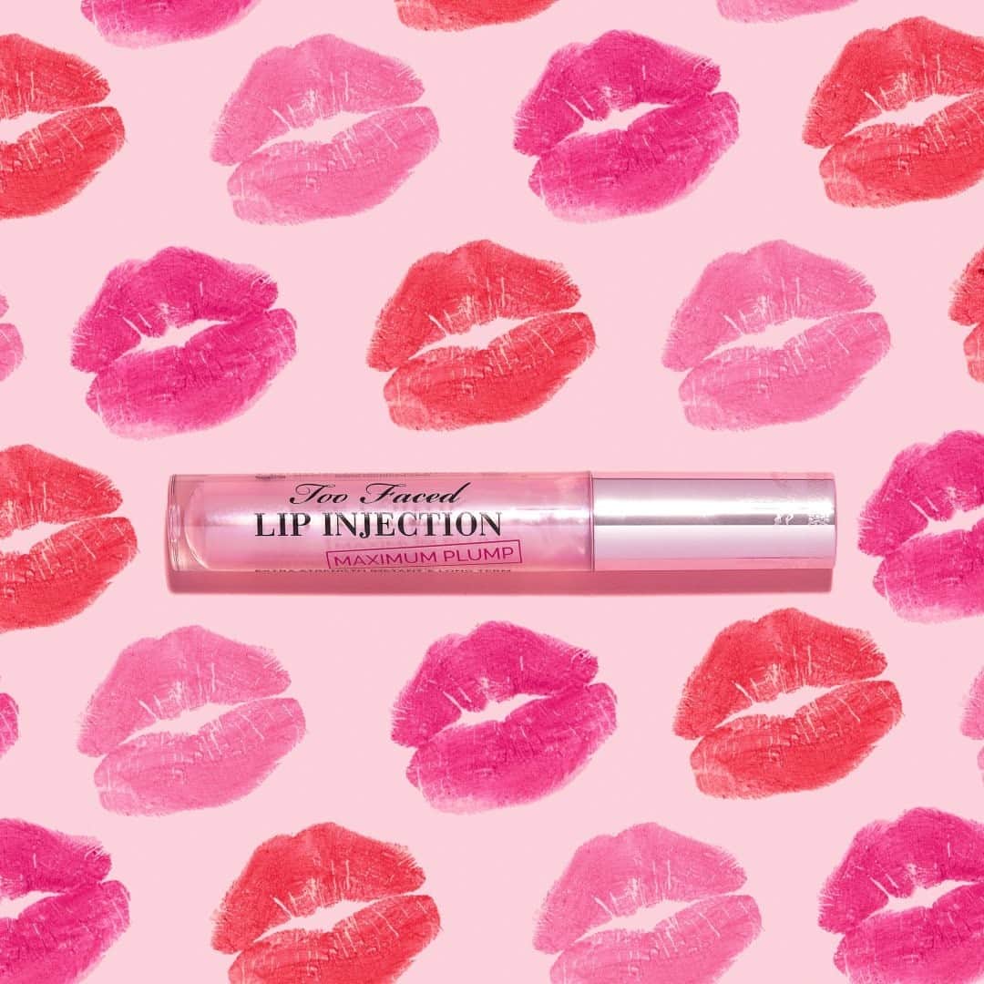 Too Facedのインスタグラム：「Minimal effort, MAXIMUM results 🔥 Our Lip Injection Maximum Plump can be used alone as a gloss or used under or over your lipstick! 💋 Available @theofficialselfridges. #toofacedlipinjection #toofaced」