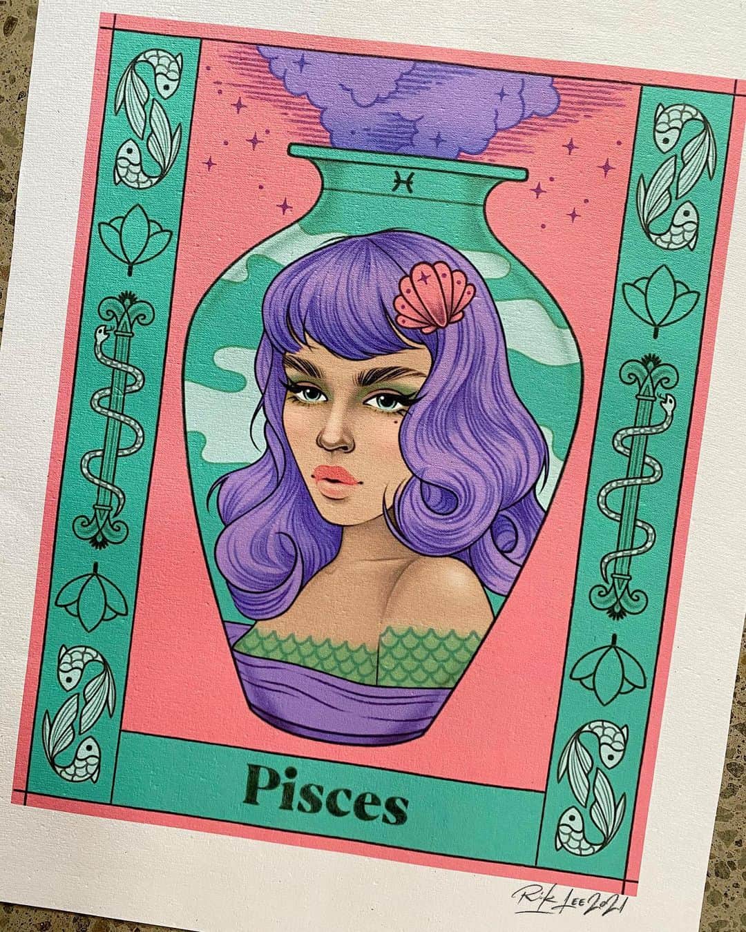 Rik Leeのインスタグラム：「PISCES ♓️  . I felt a little out of my comfort zone working with the greens and violets that typify the Pisces colour palette. In the end though, I’m really happy with how this piece came together.  . I have just 3 last zodiac signs to illustrate. Which one will be next? . #riklee #illustration #pisces #art #design #graphicdesign #poster #zodiac #mermaid #vase #tattoo」