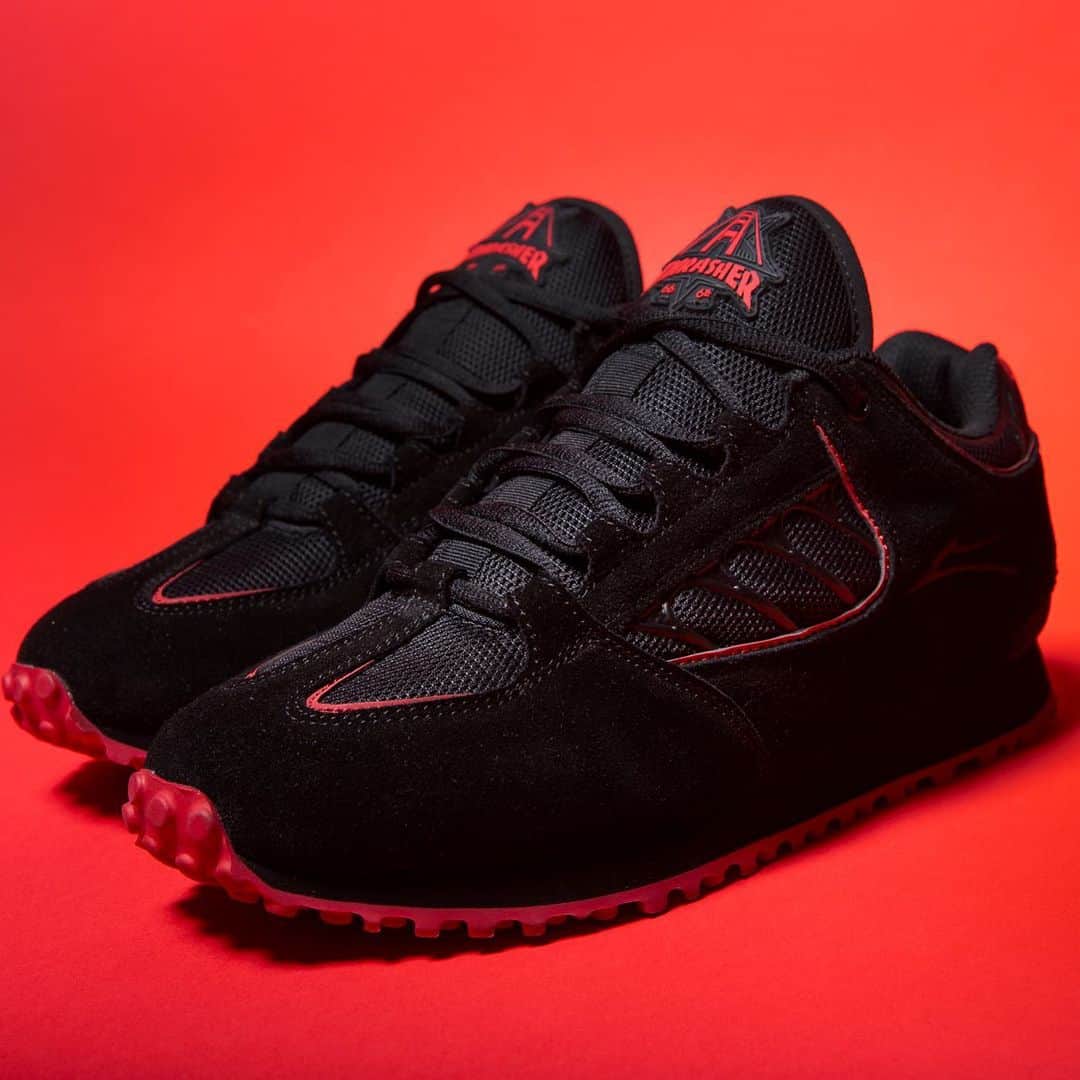 ラカイリミテッドフットウェアのインスタグラム：「40 years of Thrasher ✔️ Carroll x @thrashermag x 66_6th with Vibram outsole for stomping the city streets.  Available now at the 66 6th store in San Francisco, select skate shops, and Lakai.com Throughout the week we will be tagging all of the shops carrying the shoe. Here is the second list👇  @daddiesboardshop @tgm_skateboards @boardersarcadia @shopatfamily @nineoneskate @classicskateshop @impact_skateshop @solsticeskateboarding @nowherefastshop @avalancheskateshop @boardhousetx @prodigyboardshop #LakaiXThrasher」