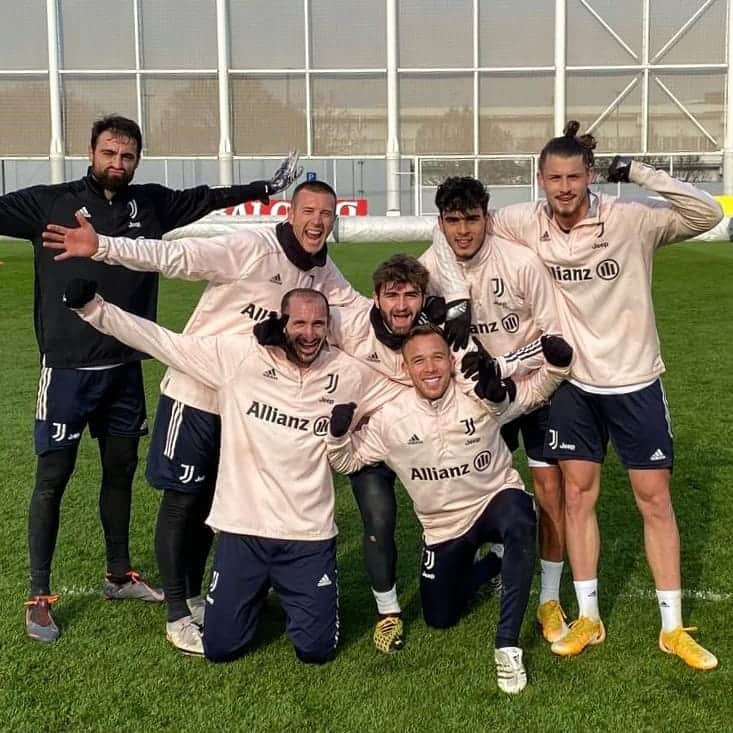 フェデリコ・ベルナルデスキのインスタグラム：「Winning Team! 💪🏻💥 #TrainingDay #WorkHard」